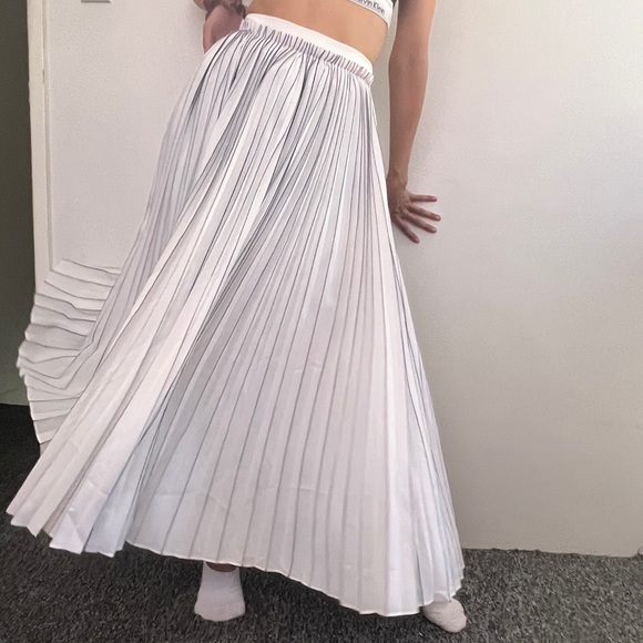 🛑 SOLD 🛑 AJE Femme Pleated MIDI Skirt Ivory/Black • Size 12 • RRP $425 BNWT - Picture 9 of 13